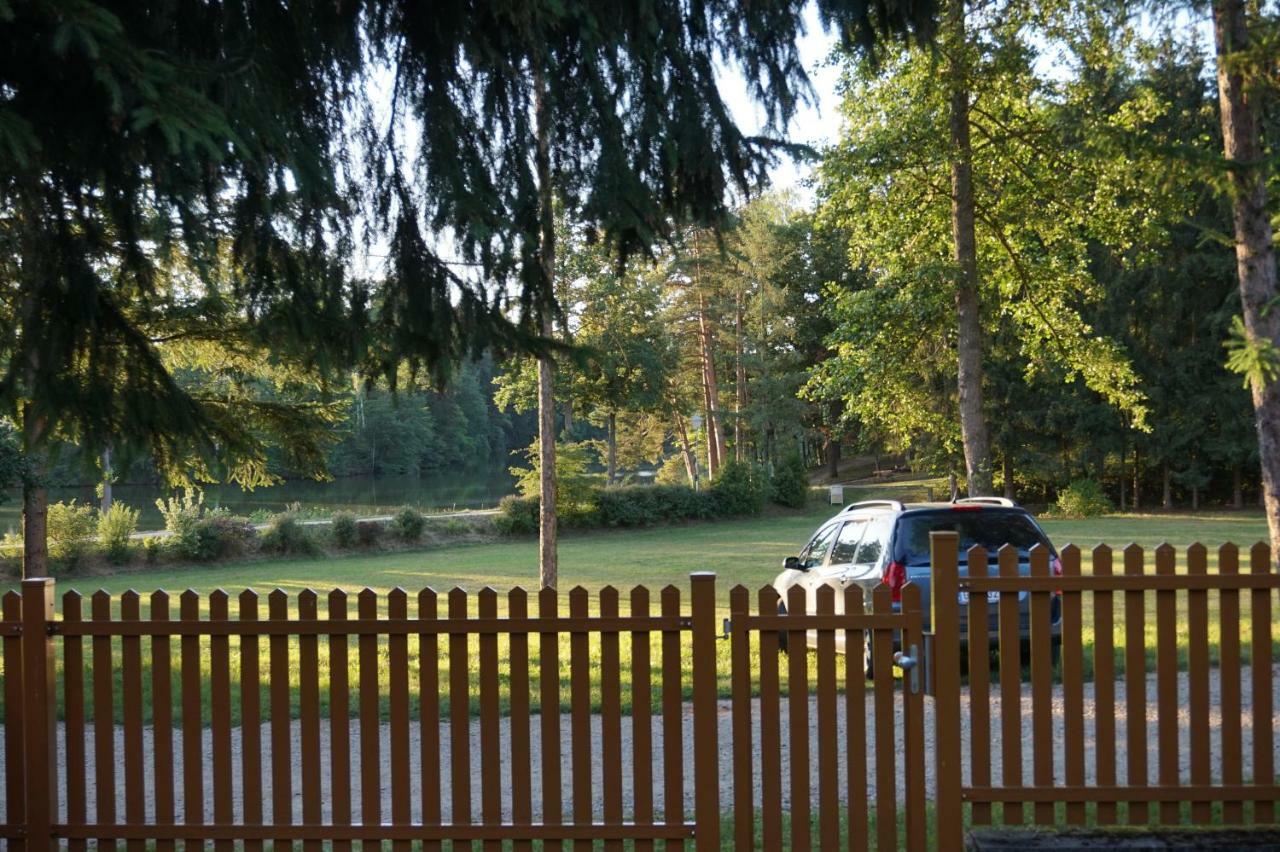 Gaestehaus Familie Loeffler - Ferienwohnung Am Stadtplatz In Литшау Екстериор снимка