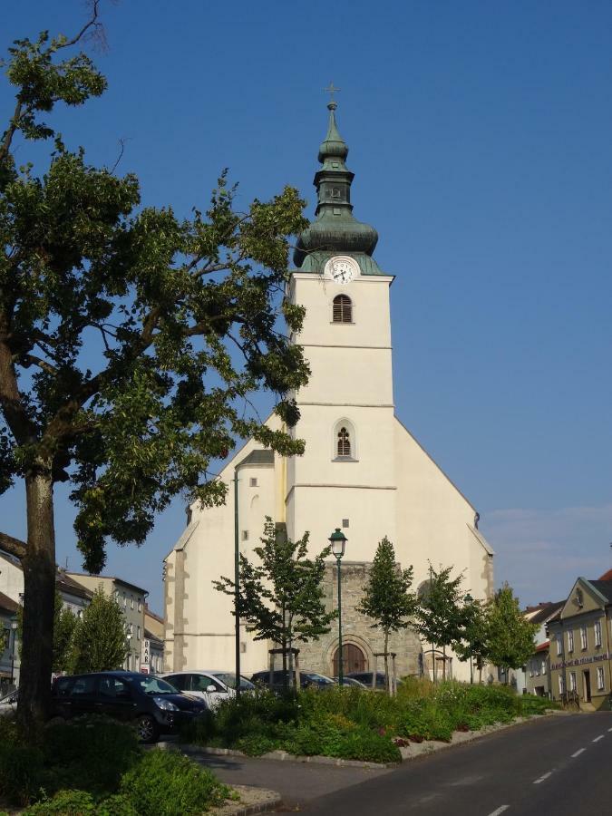 Gaestehaus Familie Loeffler - Ferienwohnung Am Stadtplatz In Литшау Екстериор снимка